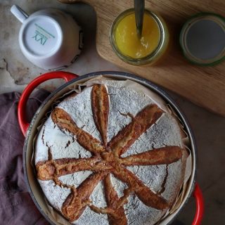 Easy Dutch Oven Bread